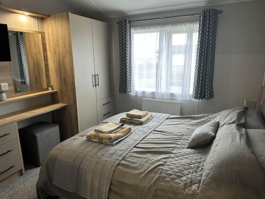 Modern Lodge With Amazing Views New Quay Exterior foto