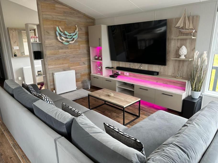 Modern Lodge With Amazing Views New Quay Exterior foto
